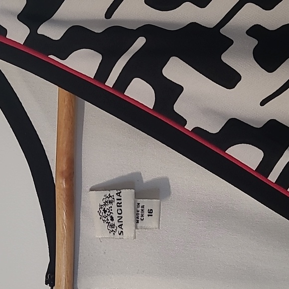 Sangria v-neck graphic print dress size 16 - Picture 3 of 3